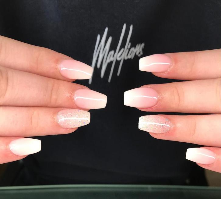 Nagels laten doen in Etten-Leur, Sieraden, Tassen en Uiterlijk, Uiterlijk | Cosmetica en Make-up, Nieuw, Handen en Nagels, Overige kleuren