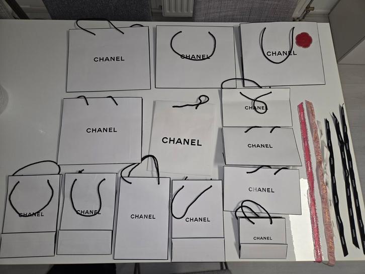 Chanel paperbags papierentasjes verpakking en linten, Sieraden, Tassen en Uiterlijk, Uiterlijk | Cosmetica en Make-up, Nieuw, Gehele gezicht