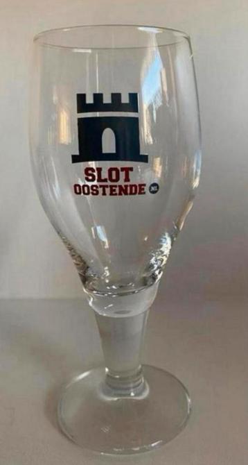 Bierglas op voet van Slot Oostende. Hoogte 17 cm. beschikbaar voor biedingen