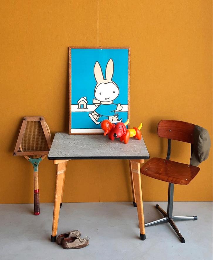 Vintage school tafeltje met linoleum blad, bureautje, Huis en Inrichting, Bureaus, Gebruikt, Bureau, Ophalen of Verzenden