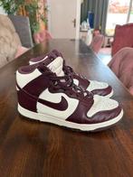 nike dunk high “burgundy”, Kleding | Dames, Schoenen, Ophalen, Zo goed als nieuw, Sneakers of Gympen