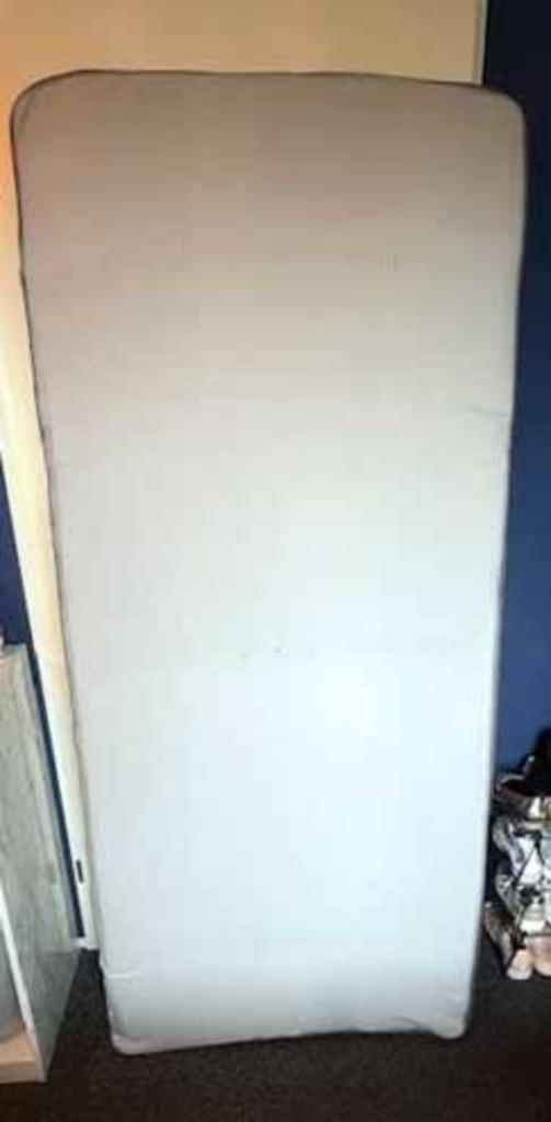 IKEA Morgedal foam matras 90x200, Huis en Inrichting, Slaapkamer | Matrassen en Bedbodems, Gebruikt, Matras, 90 cm, 200 cm, Eenpersoons