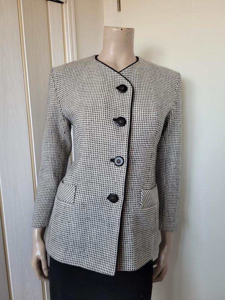 Louis Feraud wol jasje maat 34/XS, Kleding | Dames, Jasjes, Kostuums en Pakken, Zo goed als nieuw, Jasje, Maat 34 (XS) of kleiner