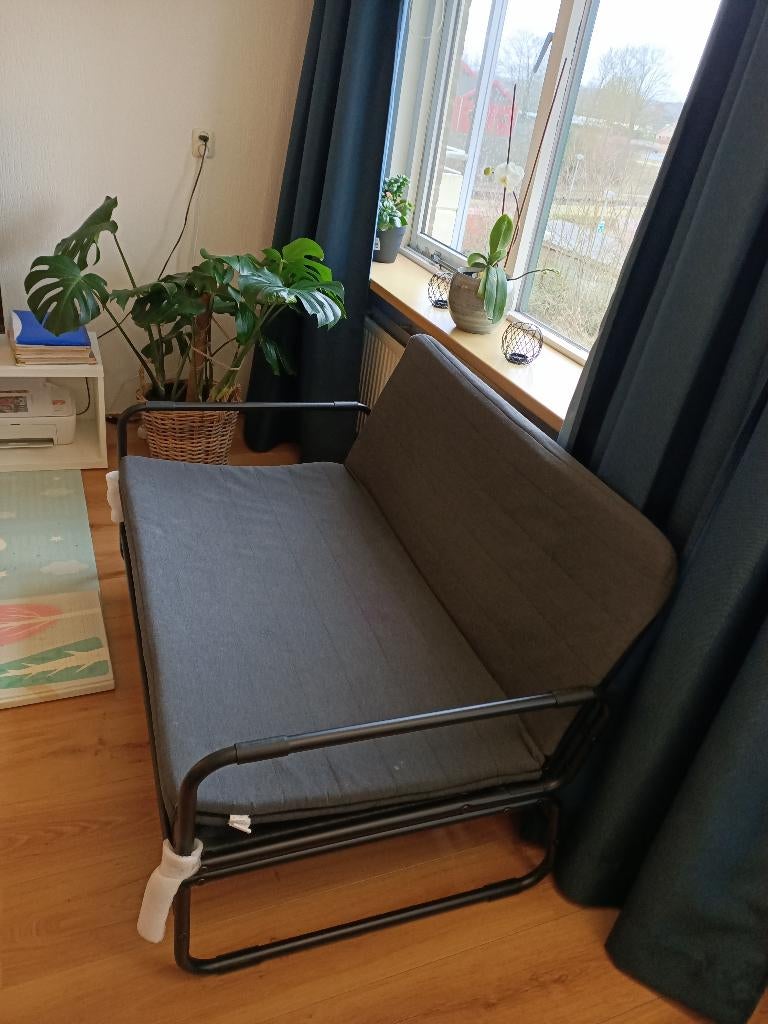 Slaapbank, Knisa donkergrijs/zwart, Huis en Inrichting, Slaapkamer | Slaapbanken, Ophalen, Tweepersoons, Zo goed als nieuw, 120 cm