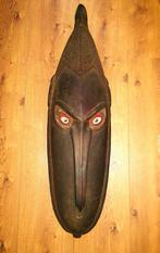 Groot wandmasker van de Sepik, Ophalen