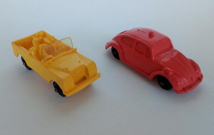 2 stuks Vinyl auto’s, jaren ’60  schaal 1:43 Tomte Laerdal, Hobby en Vrije tijd, Modelauto's | 1:43, Gebruikt, Auto, Tomte, Ophalen of Verzenden