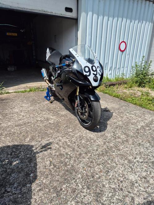 Suzuki GSXR 750 2005 circuitmotor met kenteken, Motoren, Motoren | Suzuki, Particulier, Super Sport, meer dan 35 kW, 4 cilinders