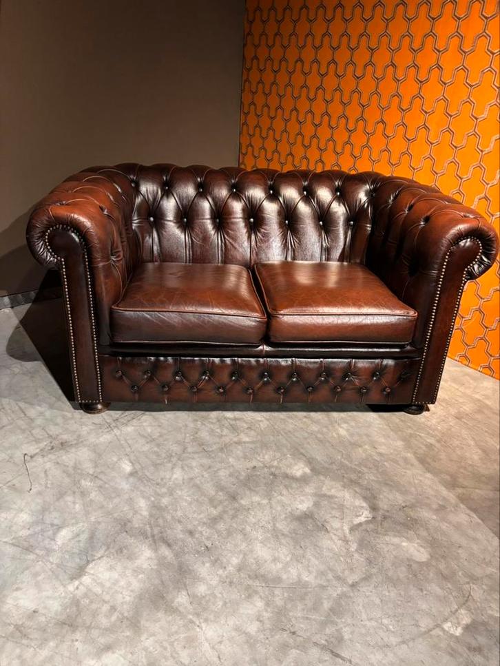 Chesterfield 2 zits bank Antiekbruin leer Zgan, Antiek en Kunst, Antiek | Meubels | Stoelen en Banken, Ophalen of Verzenden