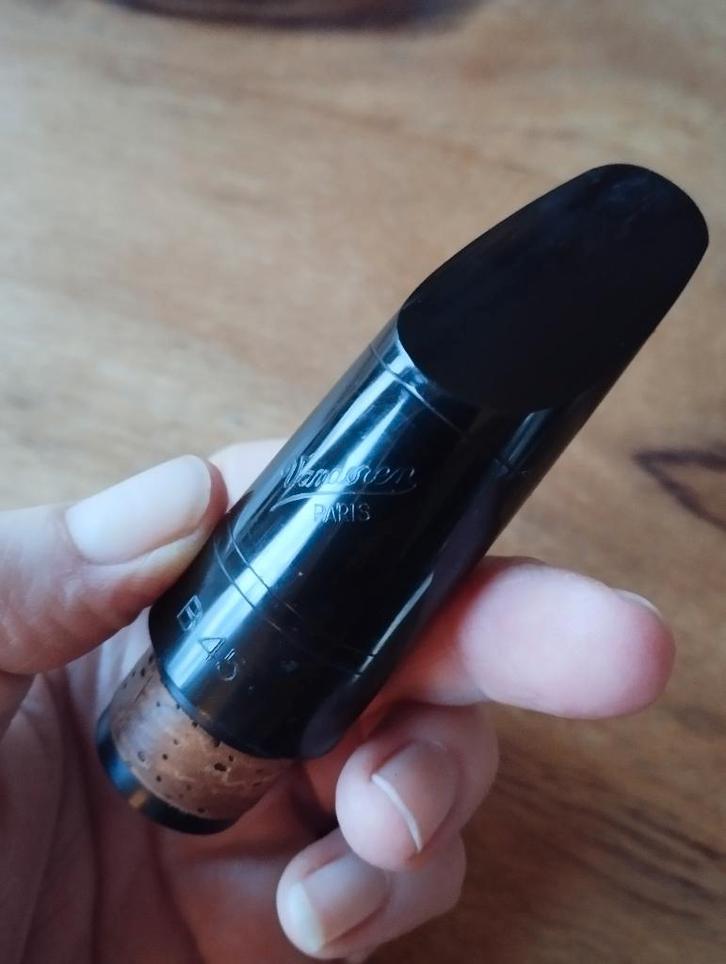 Vandoren B45 mondstuk Bes Klarinet, Muziek en Instrumenten, Blaasinstrumenten | Klarinetten, Gebruikt, Bes-klarinet, Overige materialen