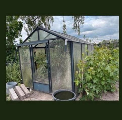 aluminium kweekkas 2,30 bij 3,10 met dakraam oppottafel, Tuin en Terras, Kassen, Zo goed als nieuw, Aluminium, Glas, Ophalen of Verzenden