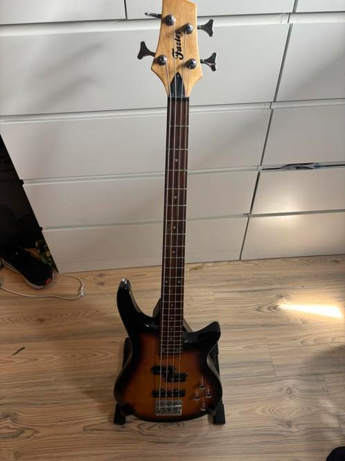 Fazley Modern Series FMB418 Sunburst elektrische basgitaar, Muziek en Instrumenten, Snaarinstrumenten | Gitaren | Bas, Gebruikt