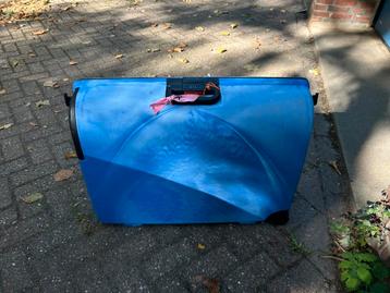 Nette Carlton koffer beschikbaar voor biedingen