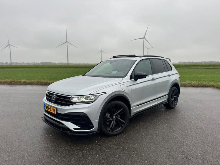 Volkswagen Tiguan 1.4 TSI eHybrid 245pk 3x R-Line PANO HUD !, Auto's, Volkswagen, Bedrijf, Tiguan, 360° camera, ABS, Achteruitrijcamera