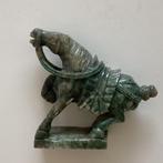 Klein gesneden beeldje van eenChinees Tang paard van Jade, Ophalen of Verzenden