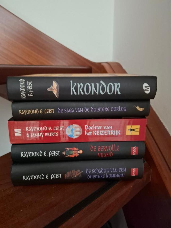 Raymond E. Feist Fantasy boeken - €5,00 per stuk, Boeken, Fantasy, Zo goed als nieuw, Ophalen of Verzenden