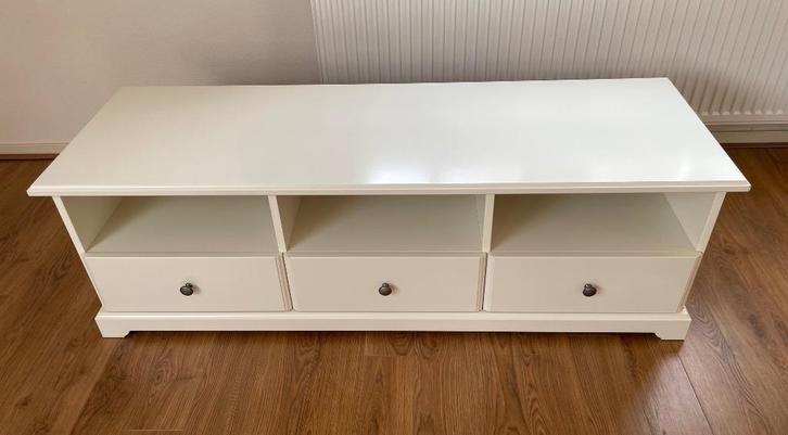Ikea LIATORP TV-meubel, (bxdxh)145x49x45 cm, wit., Huis en Inrichting, Kasten | Televisiemeubels, Gebruikt, Minder dan 100 cm