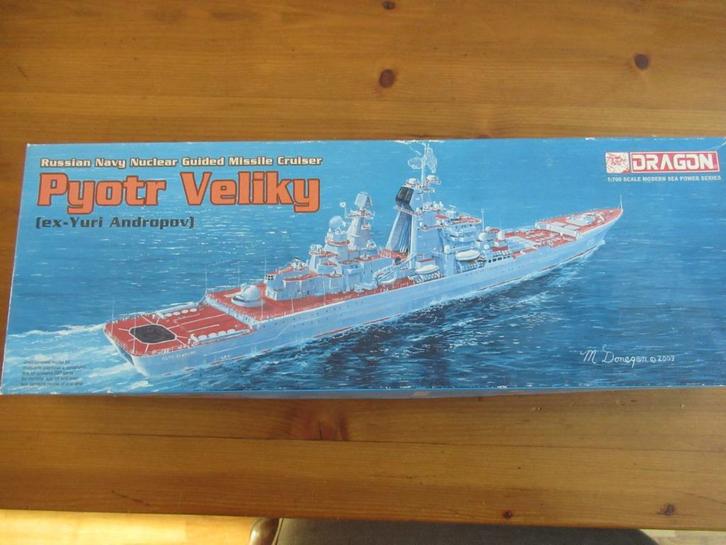 Battlecruiser Kirov-class Pyotr Veliky (Dragon 1/700), Hobby en Vrije tijd, Modelbouw | Boten en Schepen, Zo goed als nieuw, 1:200 of kleiner