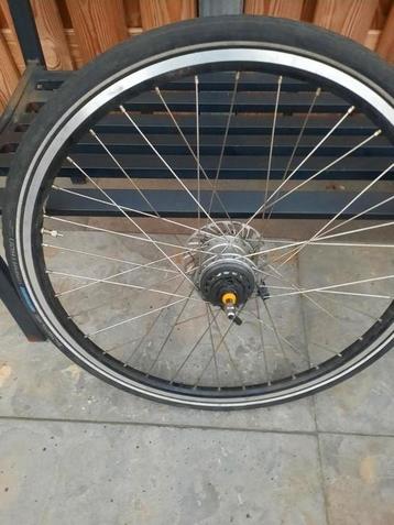 28 inch achterwiel met shimano nexus 8 versnelling handrem beschikbaar voor biedingen