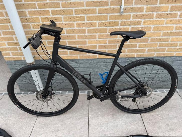 Triban flatbar racefiets met cross banden (2023) maat L, Fietsen en Brommers, Fietsen | Racefietsen, Gebruikt, Overige merken
