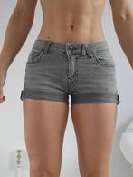 Grijze Korte Broek XS, Kleding | Dames, Spijkerbroeken en Jeans, Ophalen of Verzenden, Zo goed als nieuw, Grijs, W27 (confectie 34) of kleiner