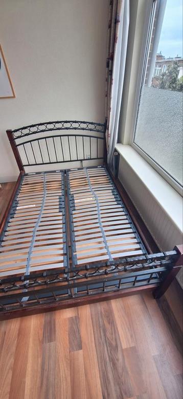 Bed met lattenbodems 140x200
