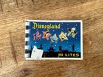 Walt Disney Disneyland 1976 Hi-Lites boekje Souvenir USA, Verzamelen, Ophalen of Verzenden, Overige figuren, Zo goed als nieuw