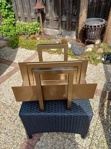 BONY DESIGN LECTUURBAK. beschikbaar voor biedingen