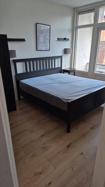 IKEA BED 160x200 + PAX KLEDINGKAST + Bureau beschikbaar voor biedingen