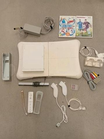 Nintendo Wii met 2 spellen en accessoires  beschikbaar voor biedingen