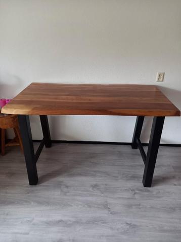 Industriële Eettafel - Tropisch Hardhout - 150x85x90 beschikbaar voor biedingen