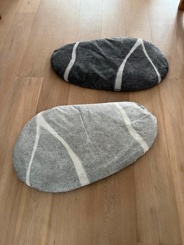 Hondenkussen pebble beschikbaar voor biedingen
