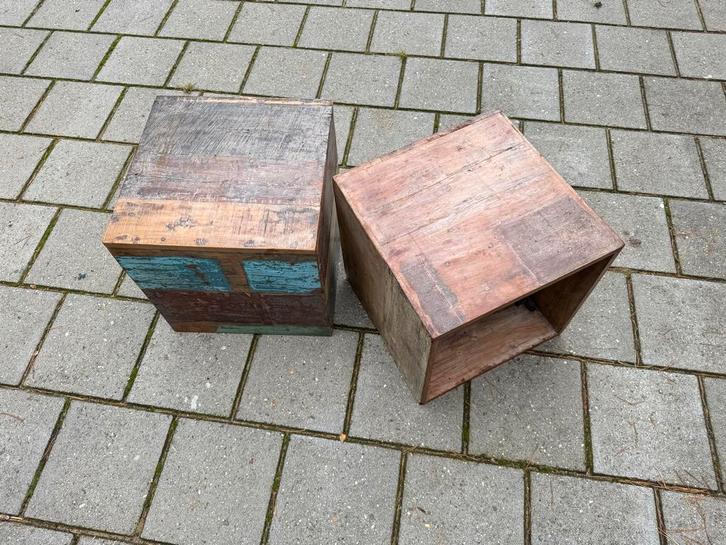 2 Kubus Tafeltjes Recycle Hout 50x50x50cm, Huis en Inrichting, Kasten | Overige, Gebruikt, Ophalen