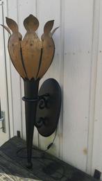Wandlamp als tulp van metaal, Huis en Inrichting, Lampen | Wandlampen, Ophalen, Gebruikt, Metaal