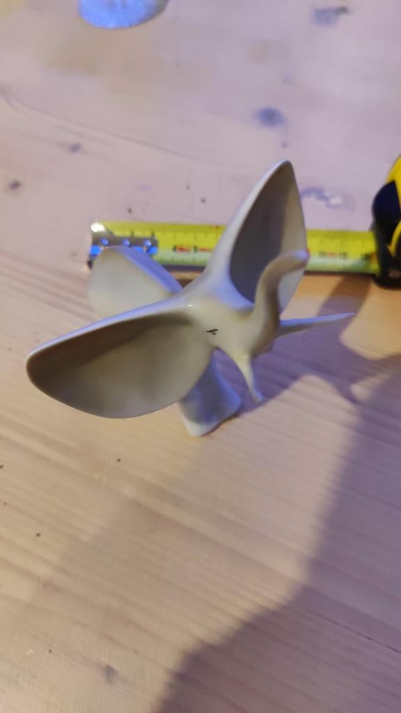 Hollohaza 1831 porselein beeldje olifant. Handgeschilderd., Antiek en Kunst, Antiek | Porselein, Ophalen of Verzenden