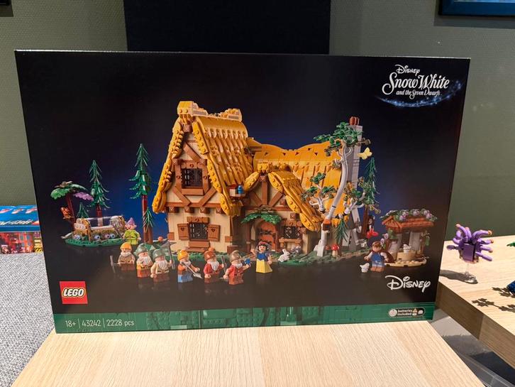 LEGO 43242 Sneeuwwitje en de zeven dwergen, Kinderen en Baby's, Speelgoed | Duplo en Lego, Nieuw, Lego, Complete set, Ophalen of Verzenden