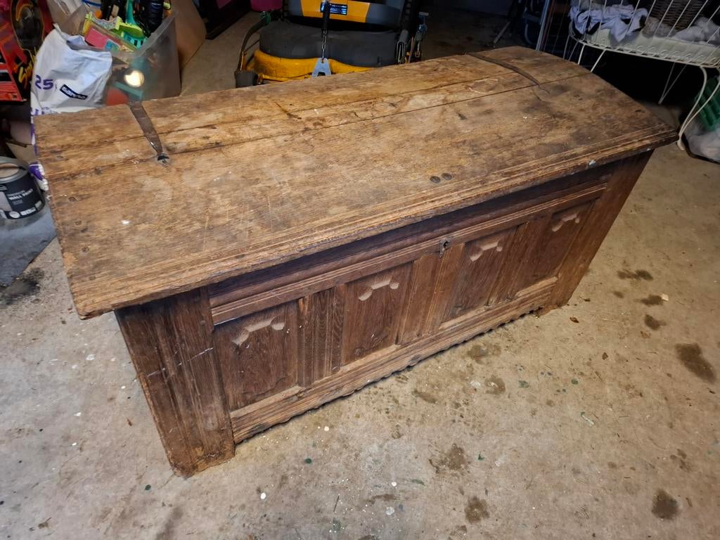 Grote antieke houten dekenkist, Ophalen