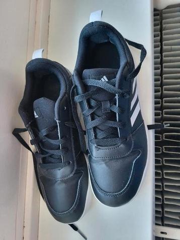 ADIDAS SNEAKERS SCHOENEN  beschikbaar voor biedingen