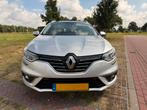 Renault Mégane 130 Intense TCe 130pk 2017 Grijs, Auto's, Renault, Voorwielaandrijving, 65 €/maand, Zwart, 4 cilinders