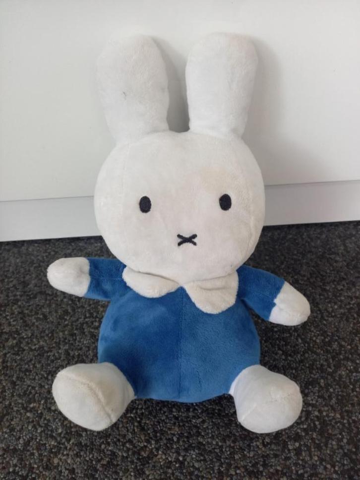 * Nijntje pluche knuffel 32 cm met opbergzakje *, Kinderen en Baby's, Speelgoed | Knuffels en Pluche, Zo goed als nieuw, Konijn