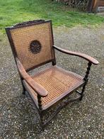 Antieke rieten rotan stoel met houtbewerking details, Antiek en Kunst, Ophalen