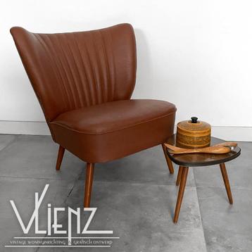 Vintage, midcentury cognac kleurige cocktailstoel, fauteuil beschikbaar voor biedingen