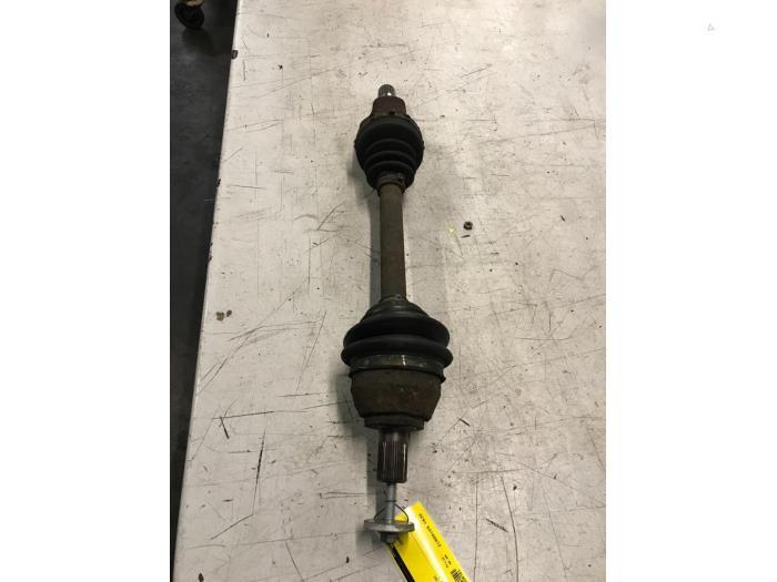 Aandrijfas links-voor van een Volvo V50, Auto-onderdelen, Remmen en Aandrijving, Volvo, Gebruikt, 3 maanden garantie, Ophalen of Verzenden