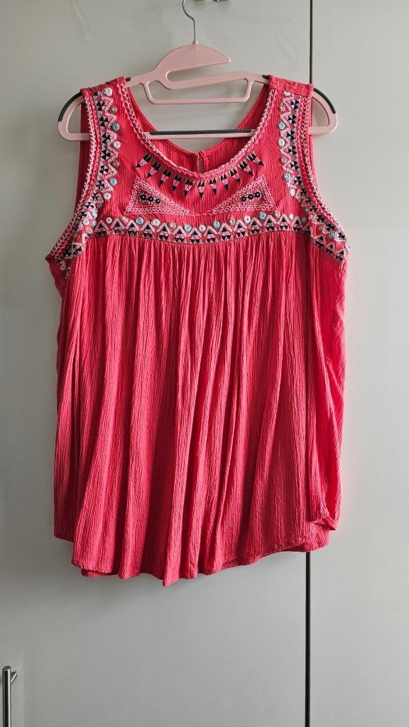 Mooie Topjes🍀Als nieuw🌿🌿Mt 42/44, Kleding | Dames, Tops, Zo goed als nieuw, Maat 42/44 (L), Roze, Zonder mouw, Ophalen