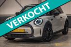 Mini 1.5 Cooper Essential|NW model|H&K|HUD|Leder|NW APK|Gara, Nieuw, Origineel Nederlands, Te koop, Zilver of Grijs