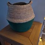 leuke gevlochten mand groen/ecru, Huis en Inrichting, Woonaccessoires | Schalen en Manden, Ophalen of Verzenden, Nieuw, Rond, Riet