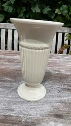 Trompetvaas edme Wedgwood 22 cm, Wit, Aardewerk of Porselein, Ophalen of Verzenden, Zo goed als nieuw