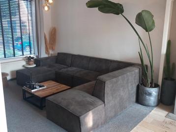 Prachtige lounge hoek bank  beschikbaar voor biedingen