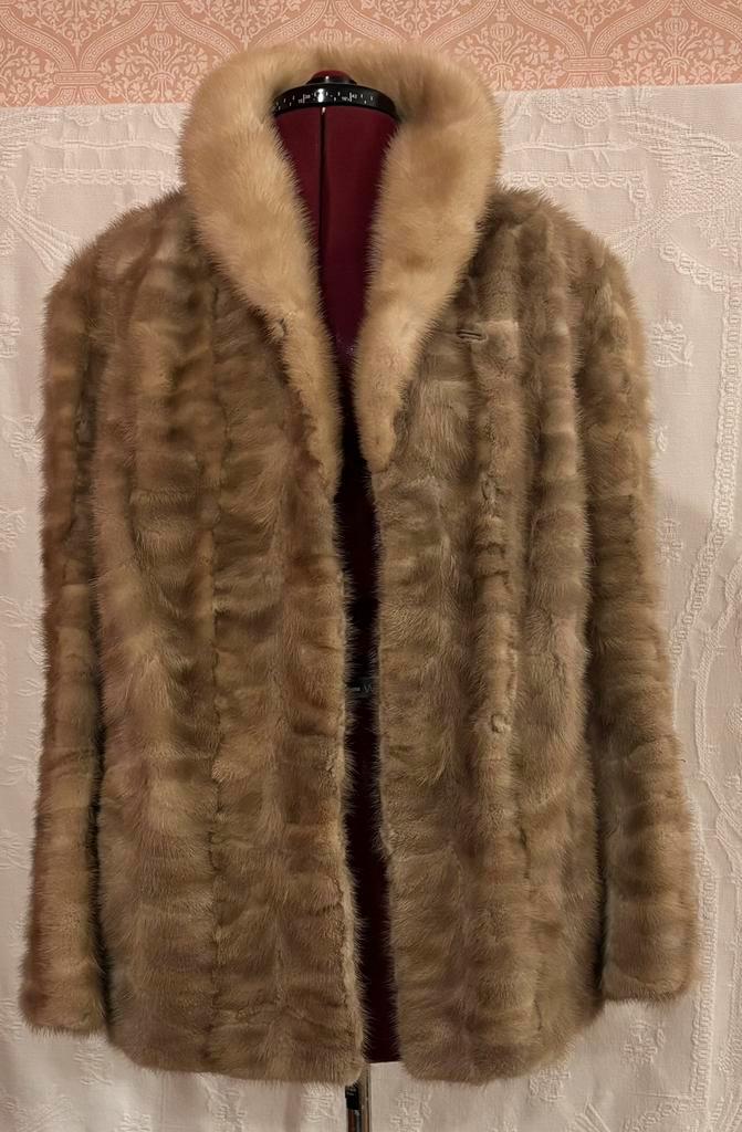 Bontjasje, Nerts maat 38/40, Kleding | Dames, Jassen | Winter, Zo goed als nieuw, Maat 38/40 (M), Beige, Ophalen of Verzenden