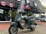 Vespa Snorscooter Primavera 50 | Demo | 210km Nieuwstaat Ful, Gebruikt, R
r  r, Benzine, Vespa