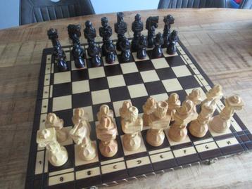 GIGA GROOT Houten met de handgesneden Schaakbord Schaakspel beschikbaar voor biedingen